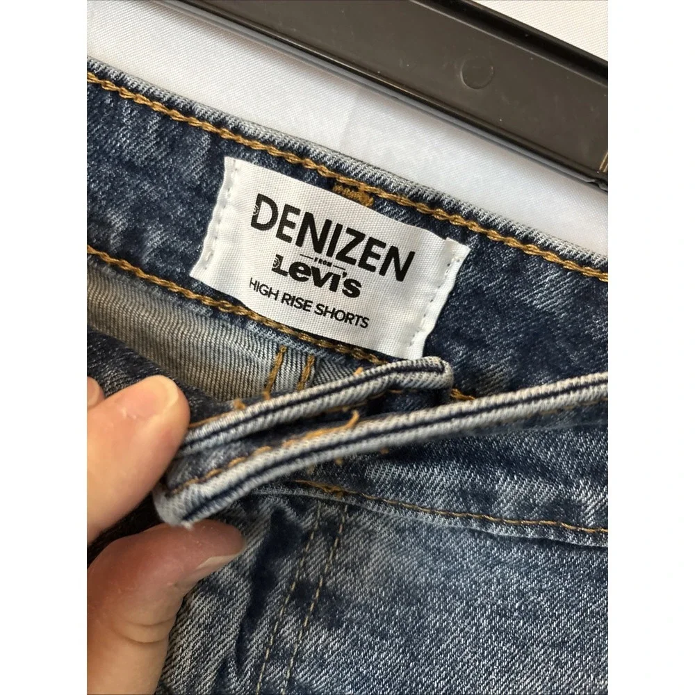Denizen From Levis High-Rise Distressed Denim‎ Shorts Size 16